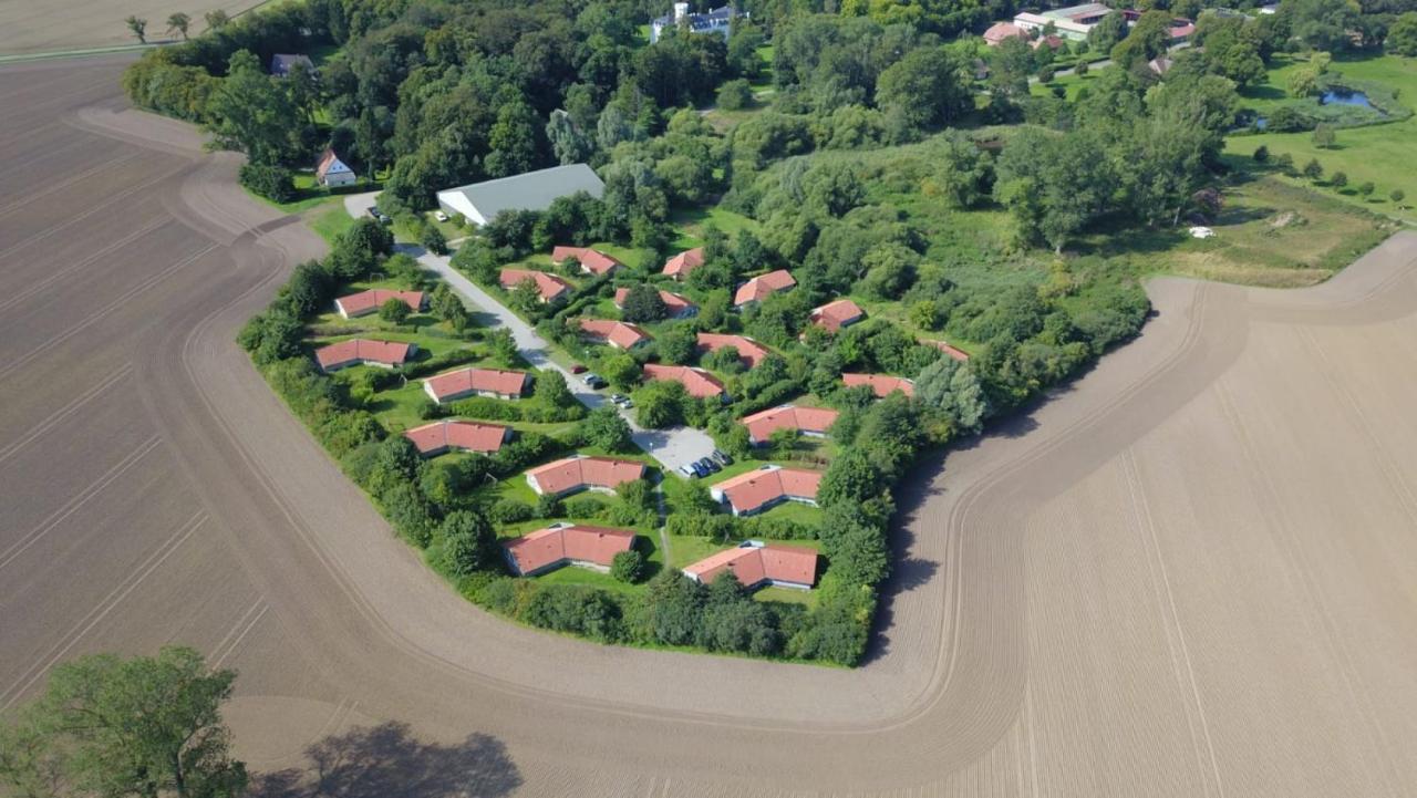 Kranich Ferienhaeuser Mit Innenpool Hohendorf  Exterior photo