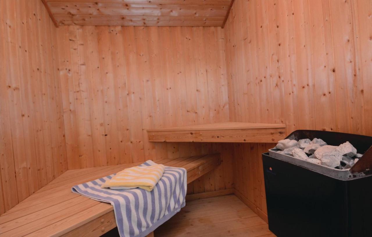 Kranich Ferienhaeuser Mit Innenpool Hohendorf  Exterior photo