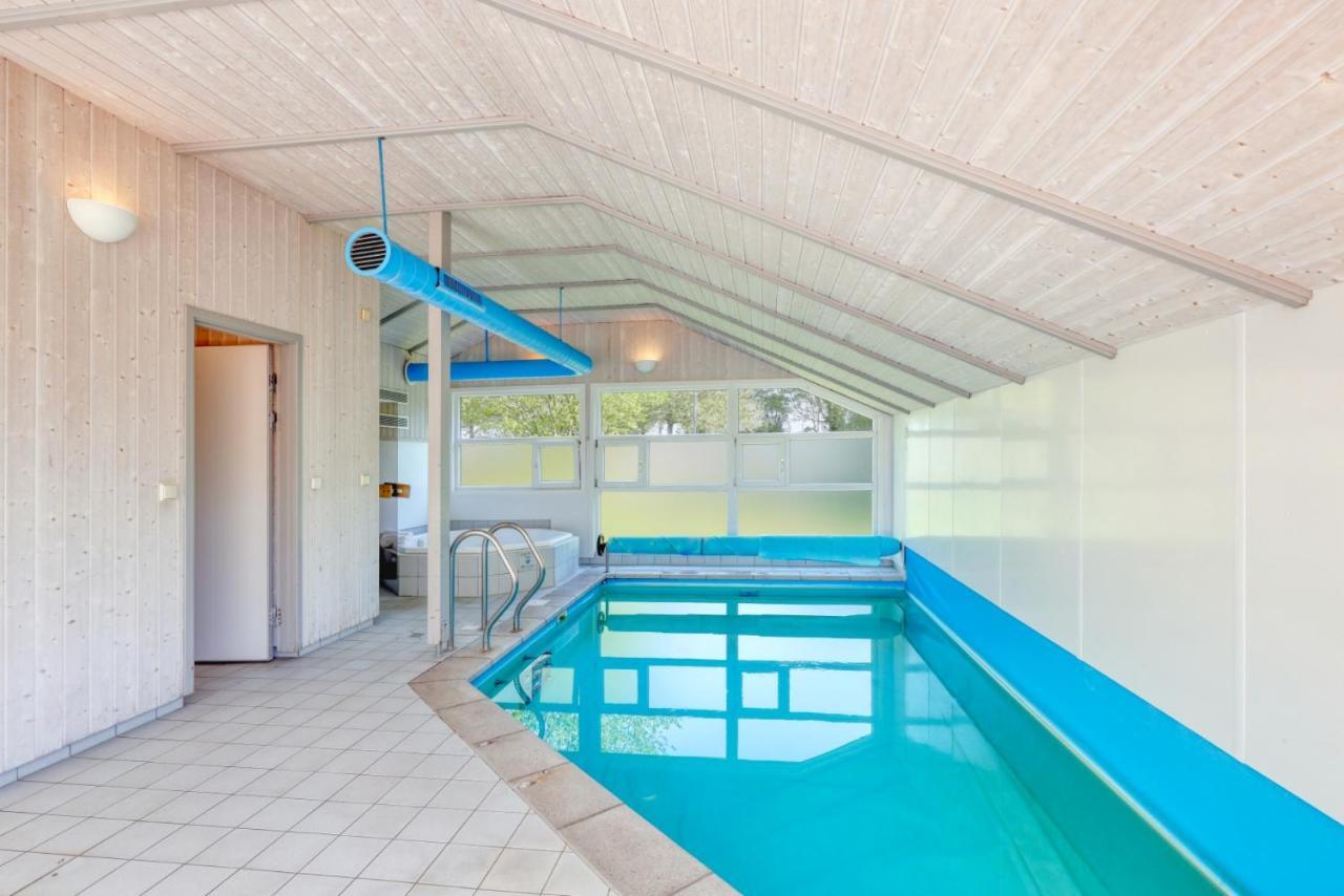Kranich Ferienhaeuser Mit Innenpool Hohendorf  Exterior photo